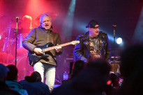 Live_198