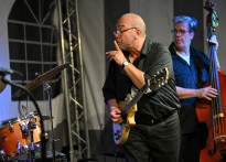 Live_211